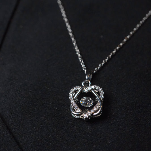 Silberne Kette mit Herzanhänger von Loraventi – zeitloser Schmuck mit Aussagekraft